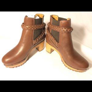 New RalphLauren brown boots.